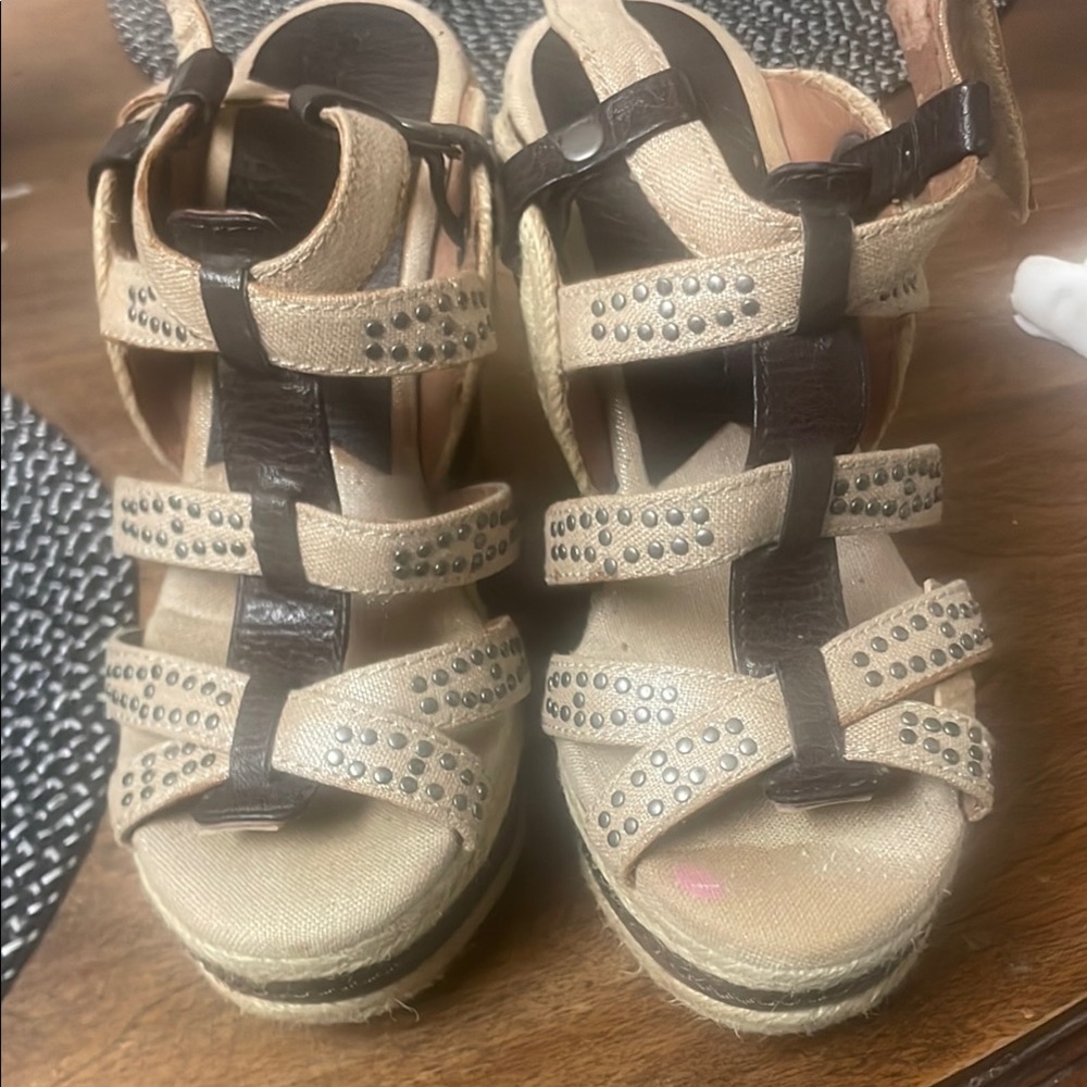 Stylish Tan and Brown Women's Sandals